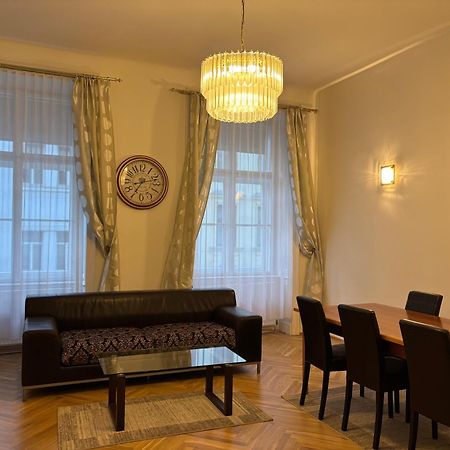 וינה Carlton Suites מראה חיצוני תמונה