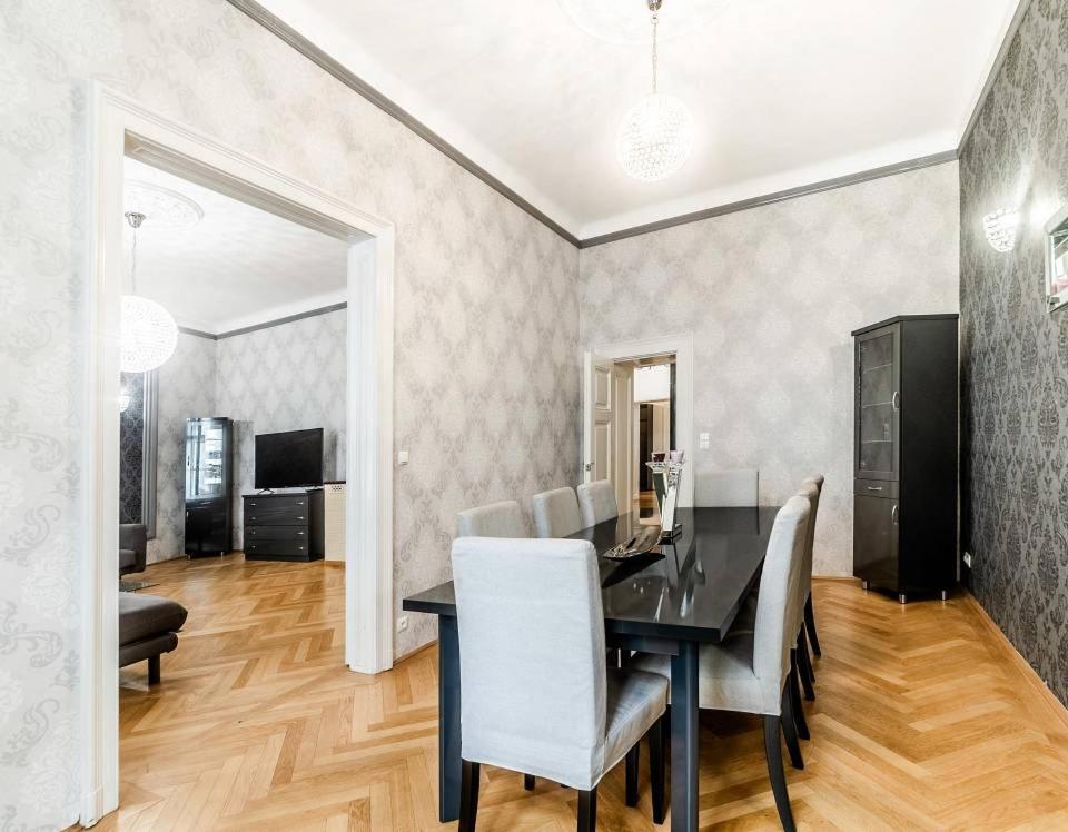 וינה Carlton Suites מראה חיצוני תמונה