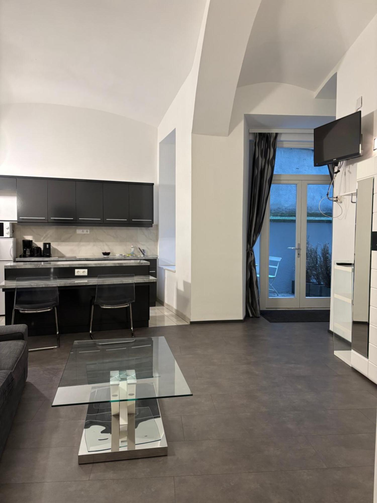 וינה Carlton Suites מראה חיצוני תמונה