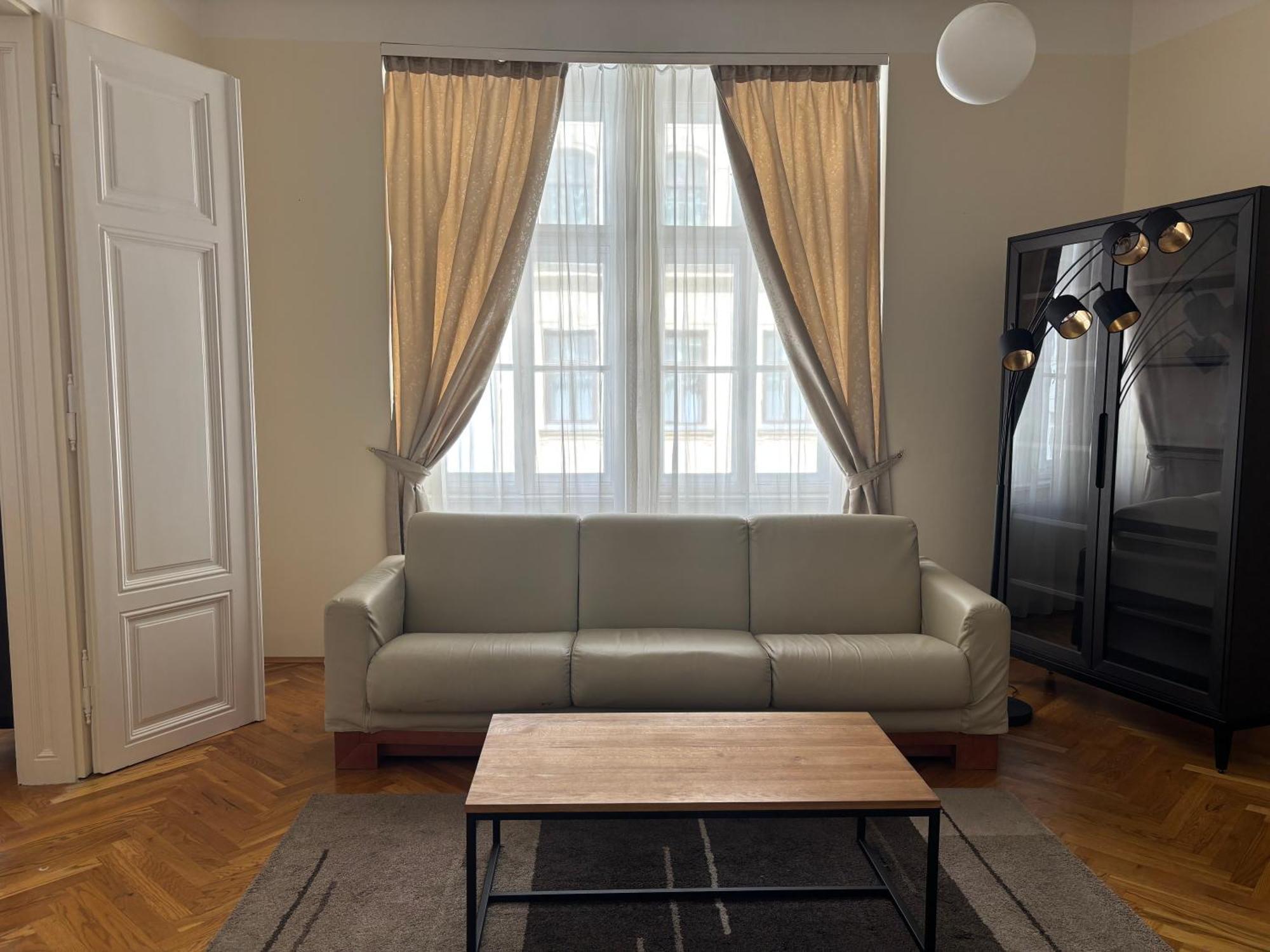 וינה Carlton Suites מראה חיצוני תמונה